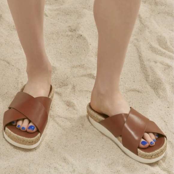 FLAMINGOS Platform Slides - Picture 4 of 7